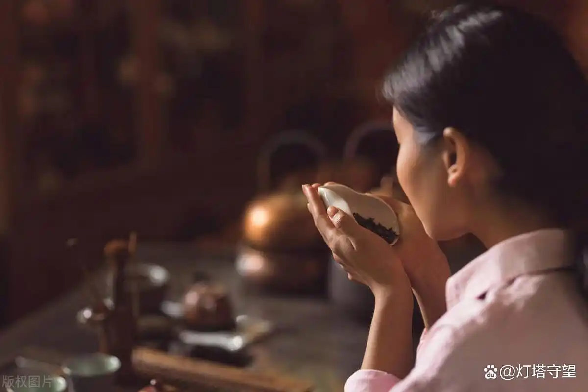 阳线右肩十字星k线图解_K线图基础知识_K线图形态分析