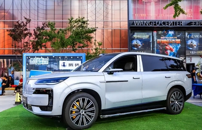 2025上半年汽油消费总量下降_中国新能源汽车市场份额提升_未来油价变动趋势