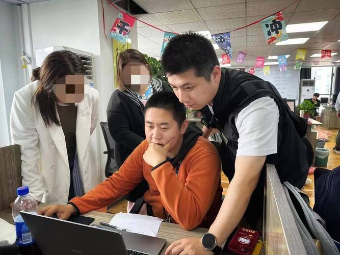 证书挂靠真能躺着赚钱？揭秘免考办证背后的风险与行业黑幕