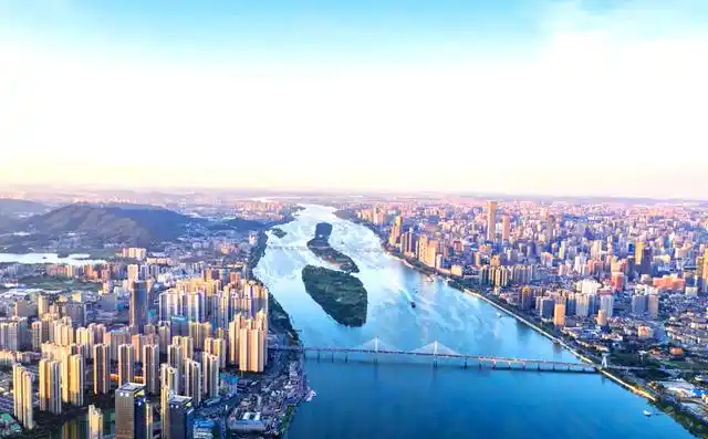 长沙城市发展概述：开福区区位优势与瓶颈，未来如何突破？