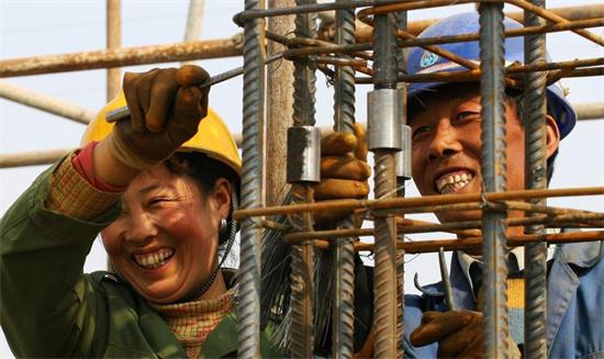 2025年农民工就业趋势：建筑工转型，新岗位能去哪？