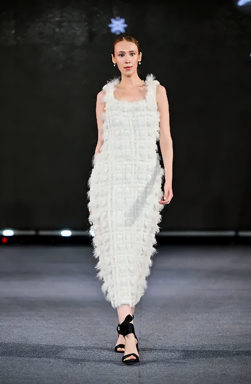 设计师品牌皮草发布_中国裘都2025秋冬皮草流行趋势_狐狸皮毛行情2026