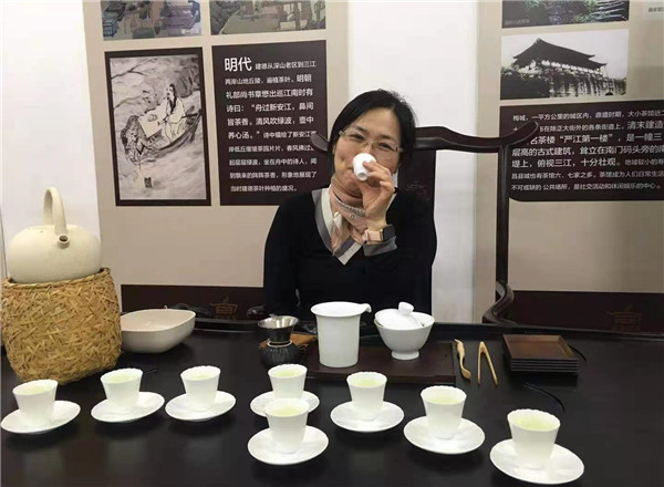 春茶采摘_江南茶区_春茶形势