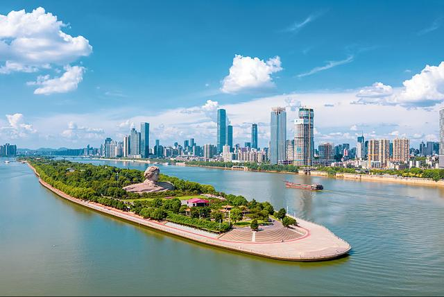 长沙16年楼市：房价洼地如何养成？